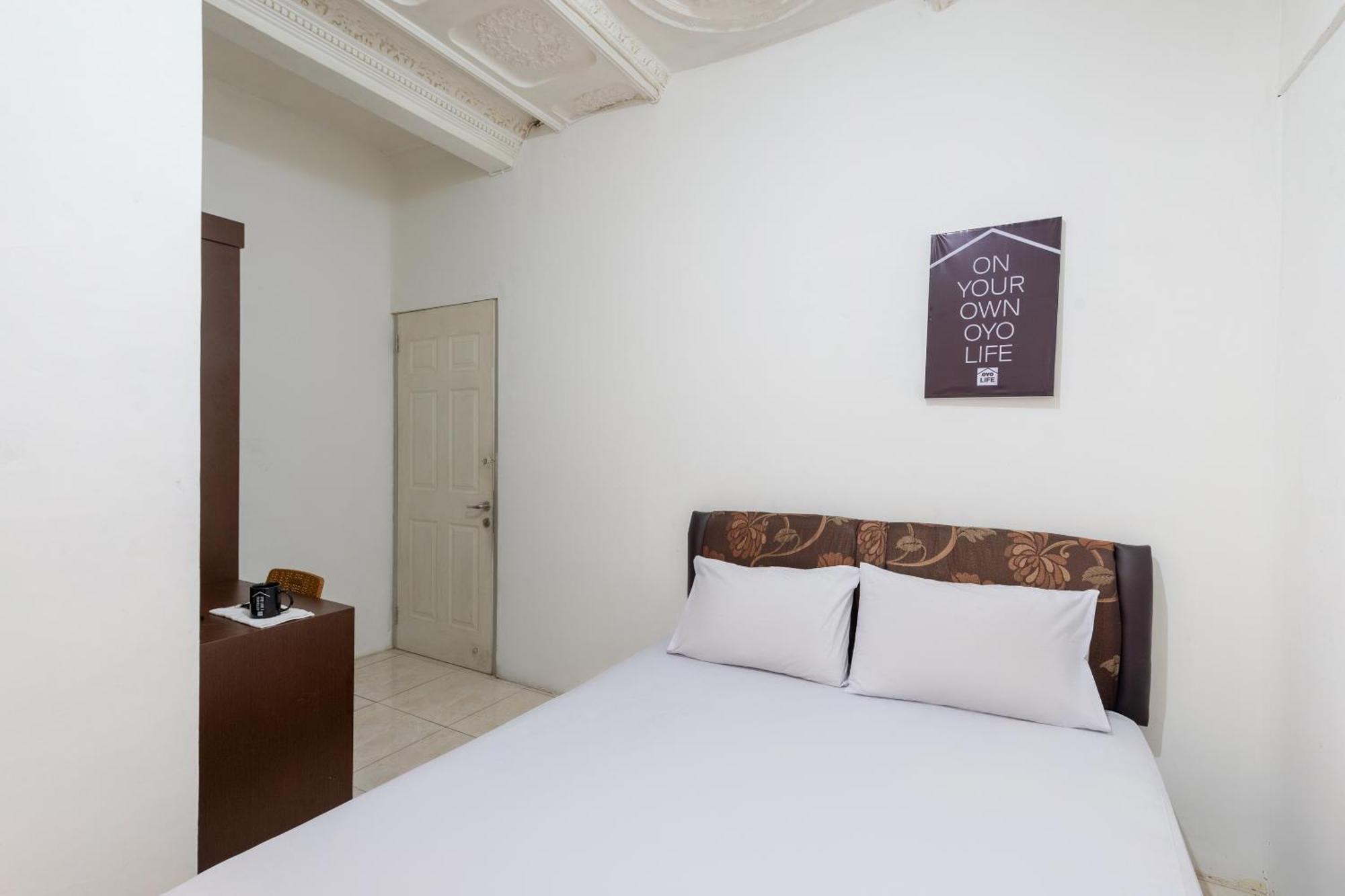 Oyo Life 2108 Griya Aisyah Residence Surabaya Eksteriør billede