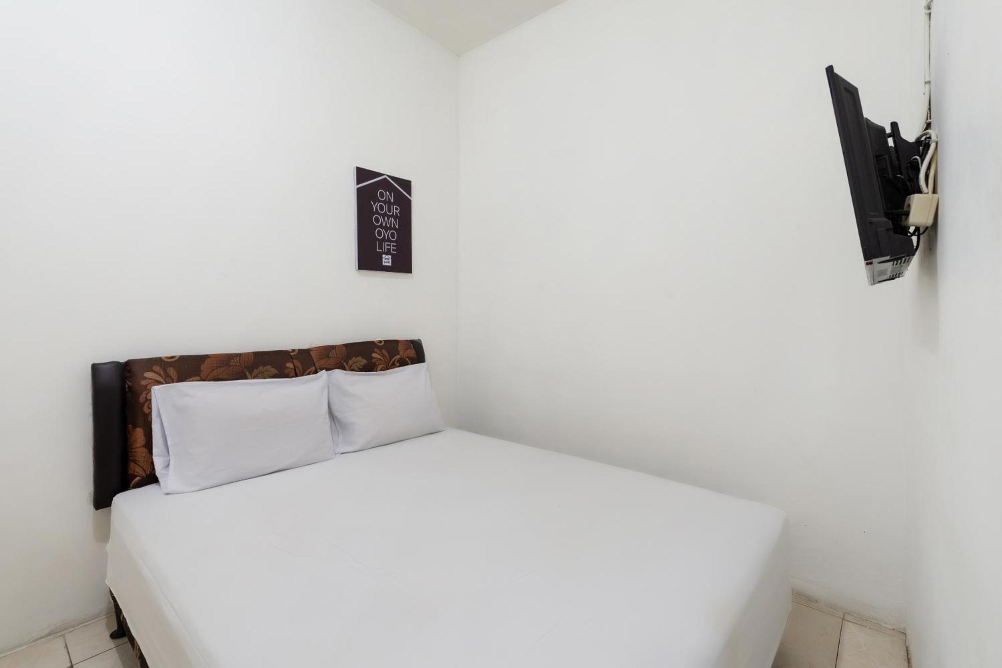 Oyo Life 2108 Griya Aisyah Residence Surabaya Eksteriør billede