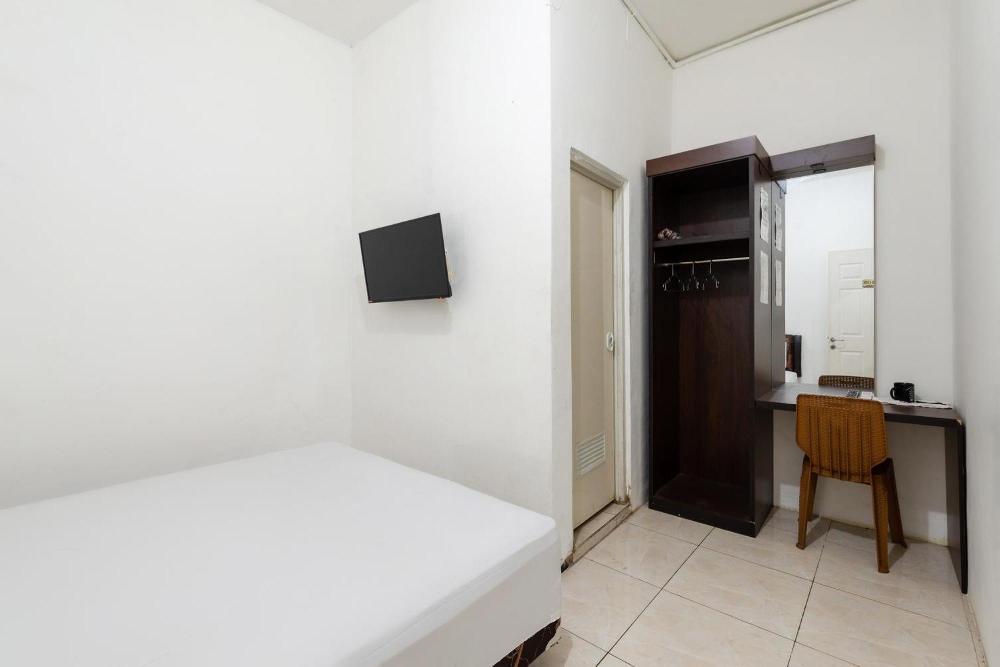 Oyo Life 2108 Griya Aisyah Residence Surabaya Eksteriør billede