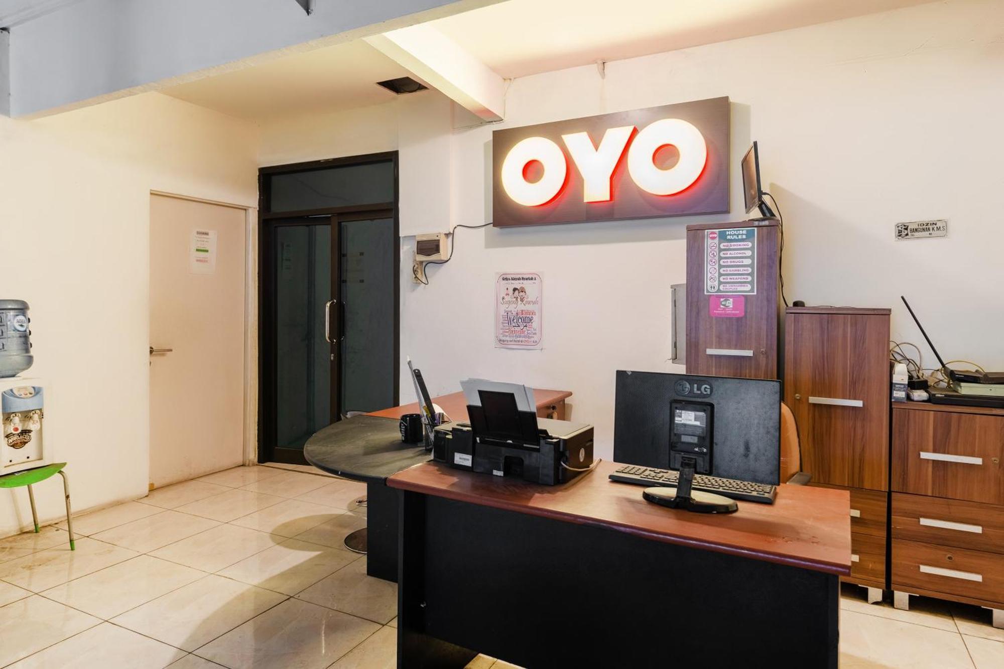 Oyo Life 2108 Griya Aisyah Residence Surabaya Eksteriør billede