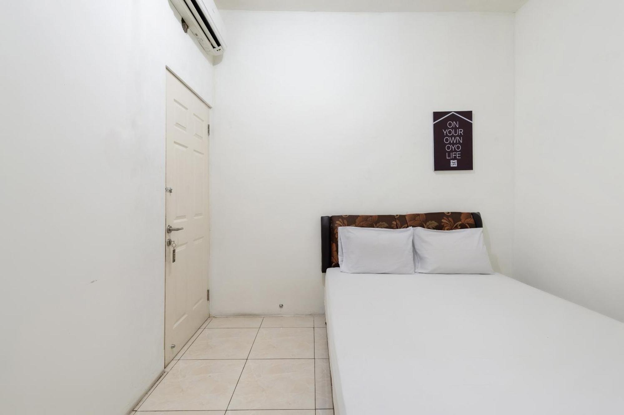 Oyo Life 2108 Griya Aisyah Residence Surabaya Eksteriør billede
